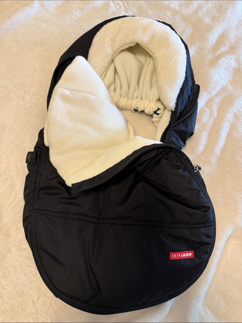 Skip Hop Black and Cream Infant Footmuff with Plush Lining